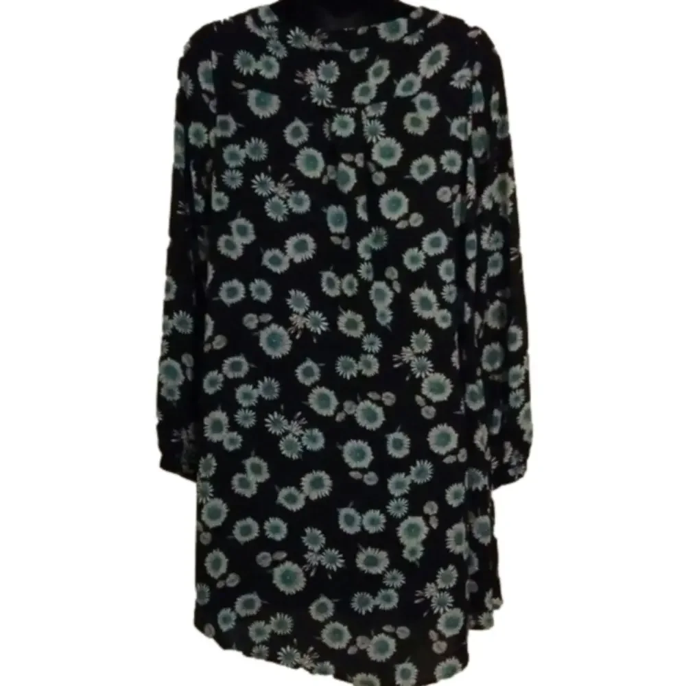 EXPRESS xs Flowy little floral dress. Retro/ Y2K Ish. Boho Vibes For Sure.